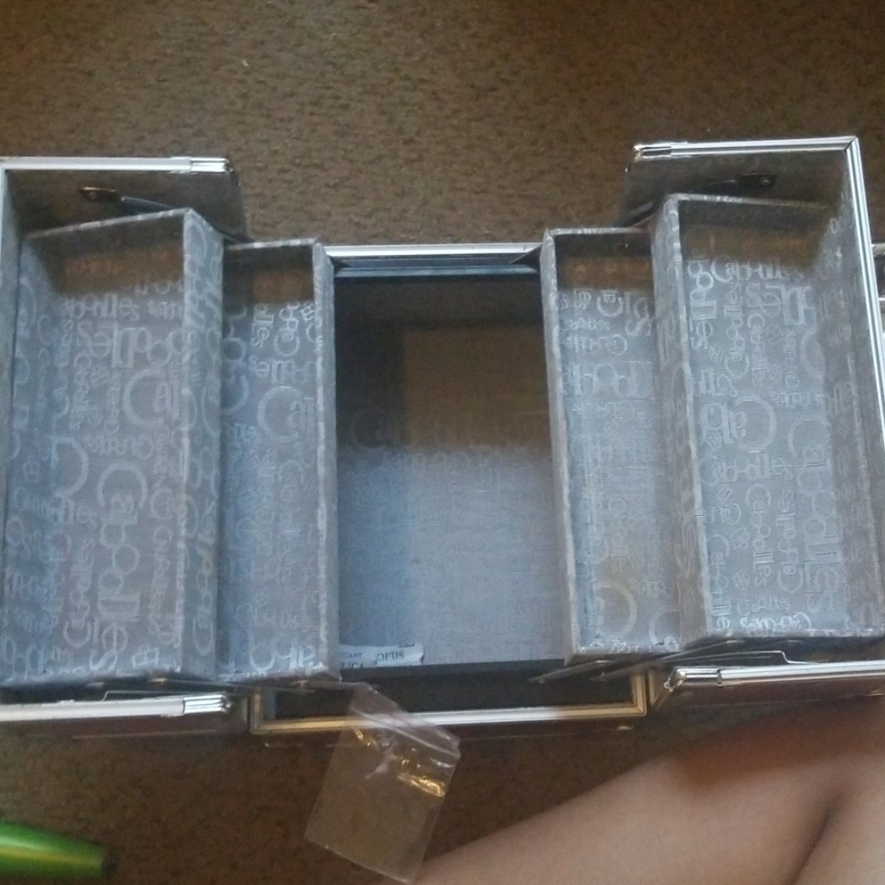 Makeup box - Picture 4 of 4